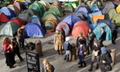 Occupy-London-tents-outsi-007